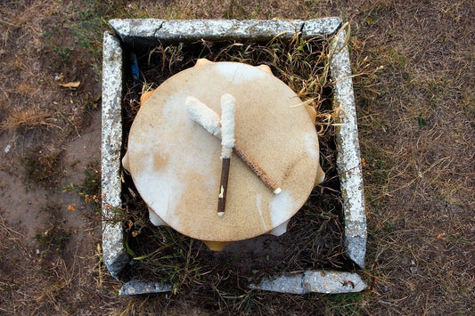tambour-chamanique-amerindien-peuple-premier